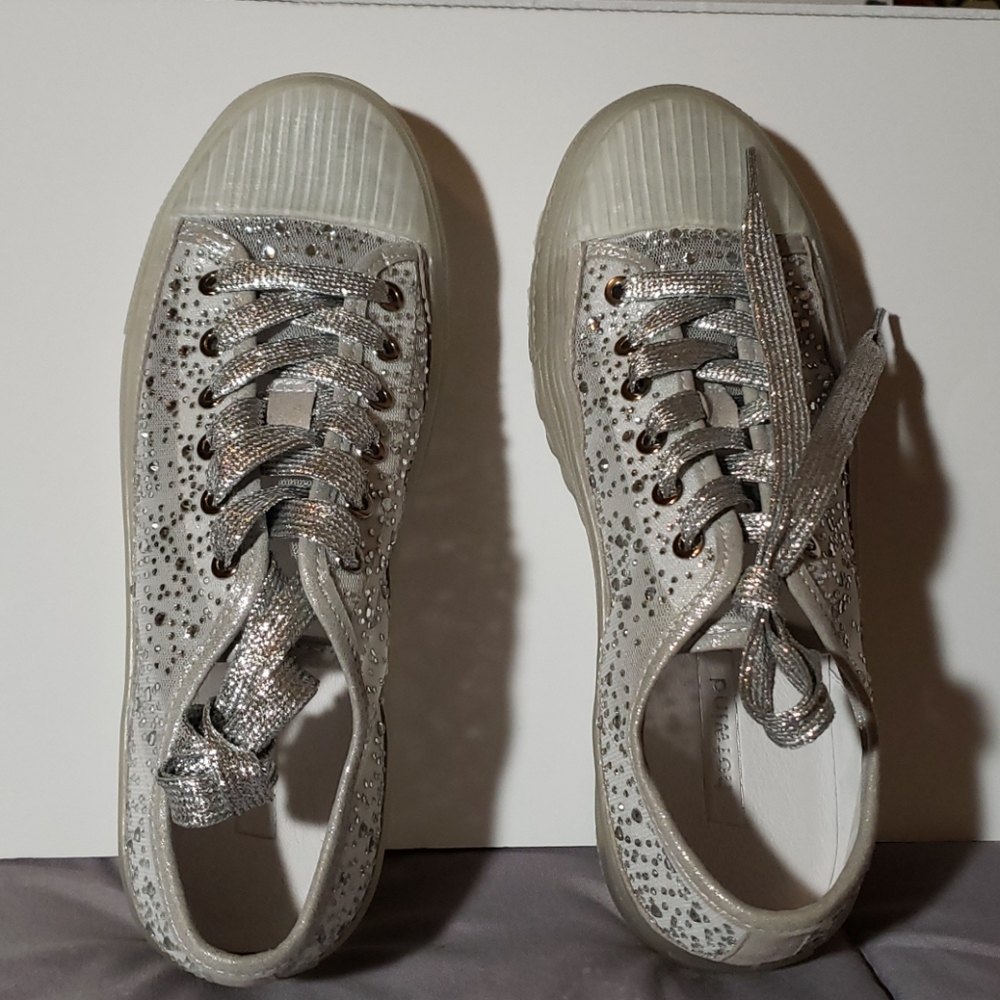 New "hotwind" Shoes.